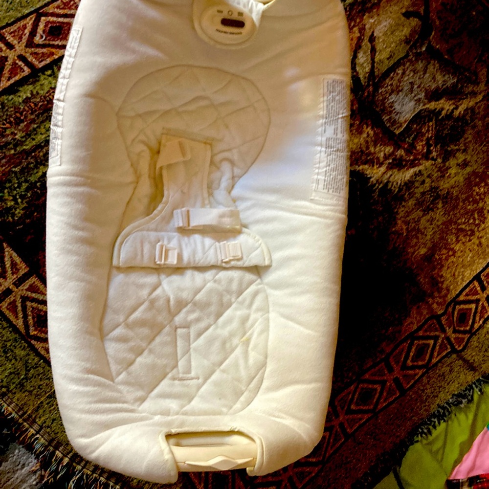 Color white Baby bed